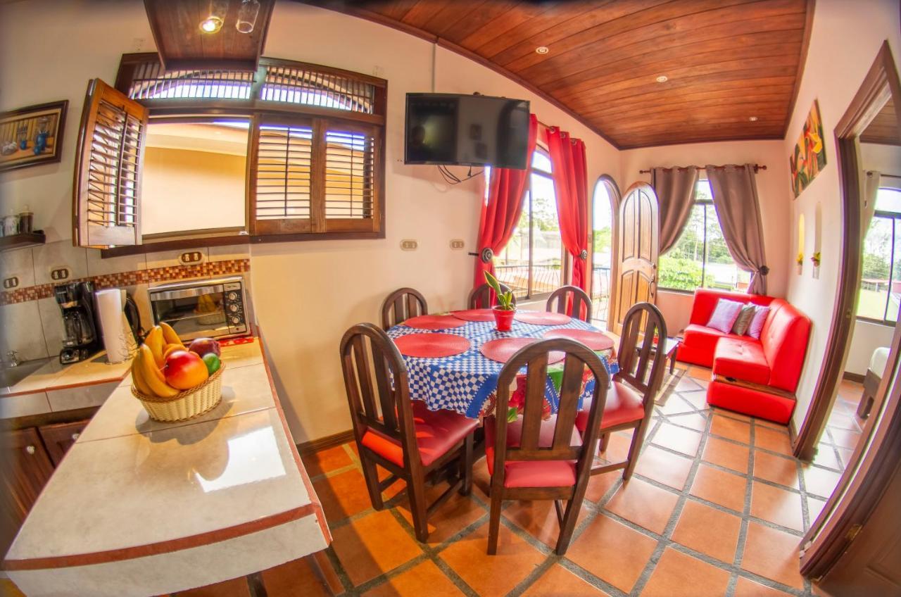 Sol Y Luna Apartments La Fortuna Bagian luar foto