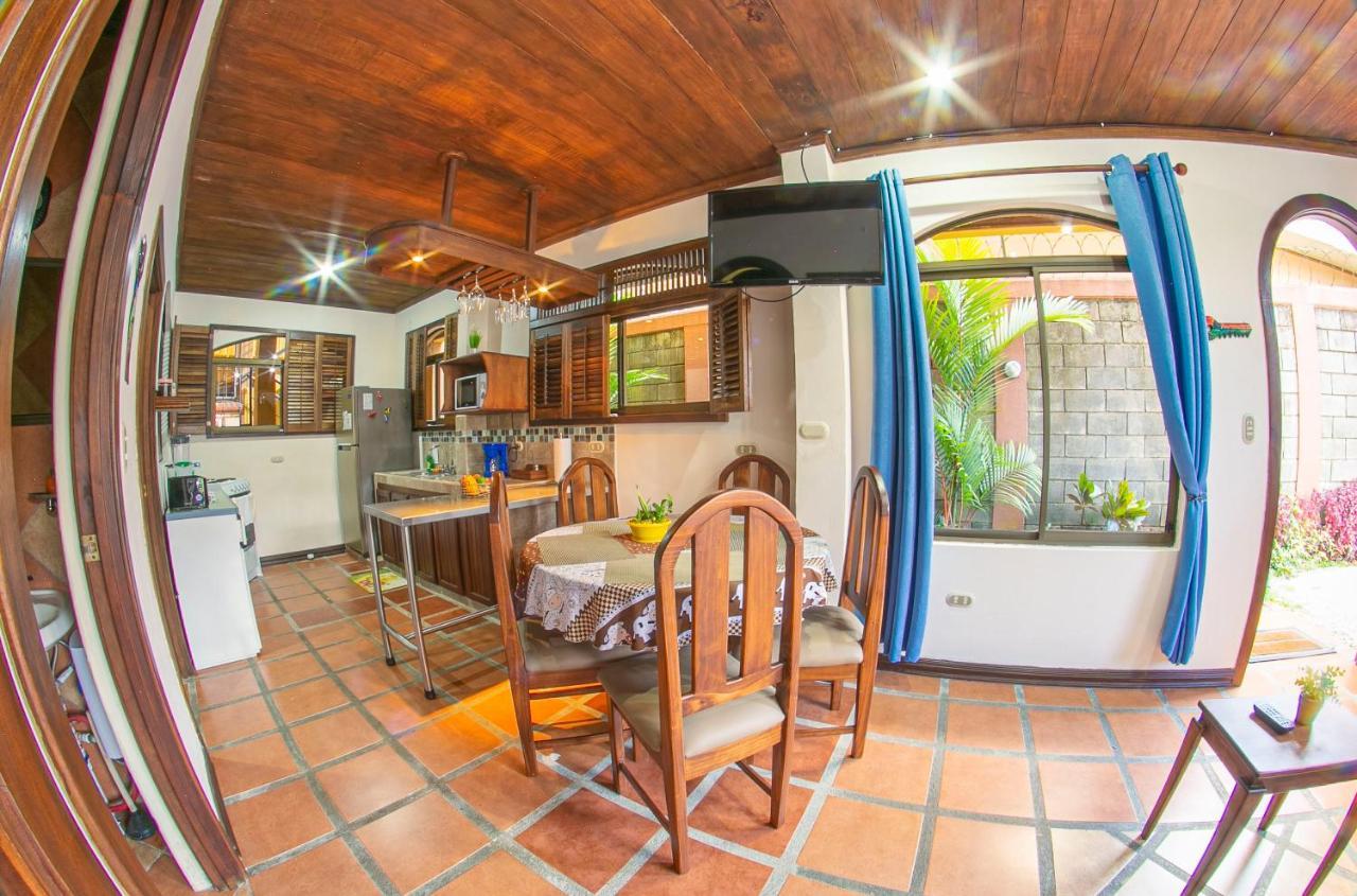 Sol Y Luna Apartments La Fortuna Bagian luar foto